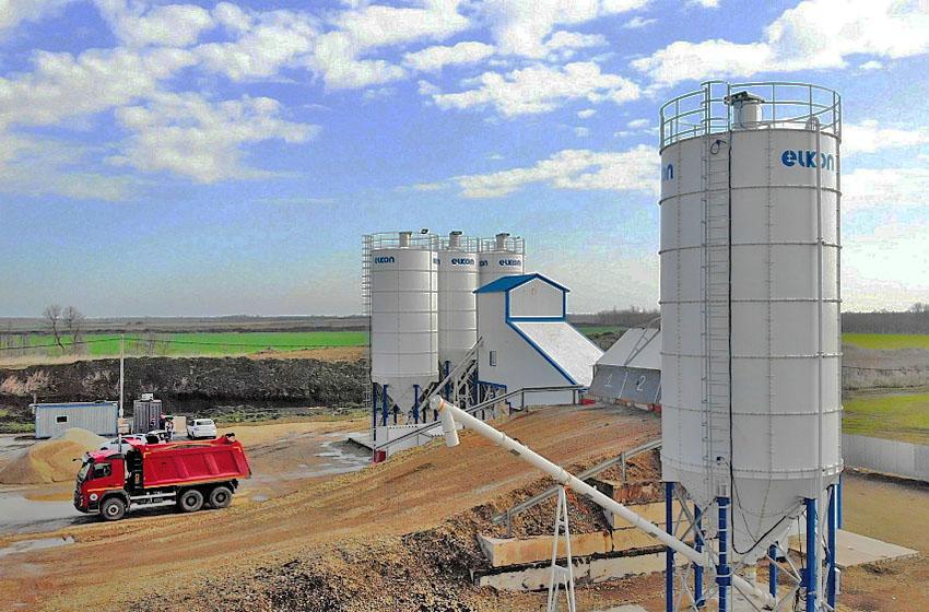 На Кубани запустили новый цементно-бетонный завод для дорожного строительства