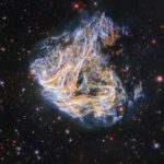 Hubble получил снимок яркого остатка сверхновой